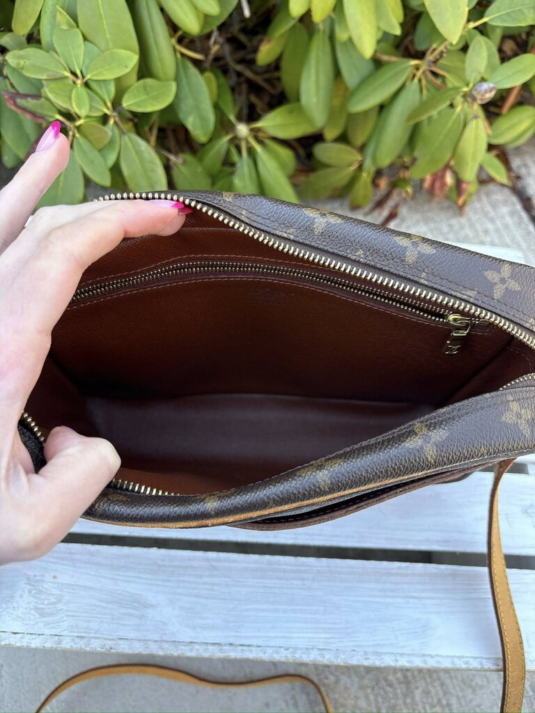 Louis Vuitton Monogram Trocadero 27 Crossbody