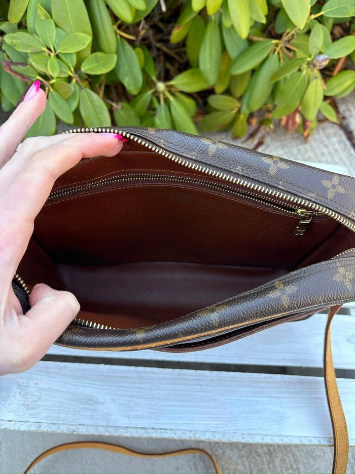 Louis Vuitton Monogram Trocadero 27 Crossbody