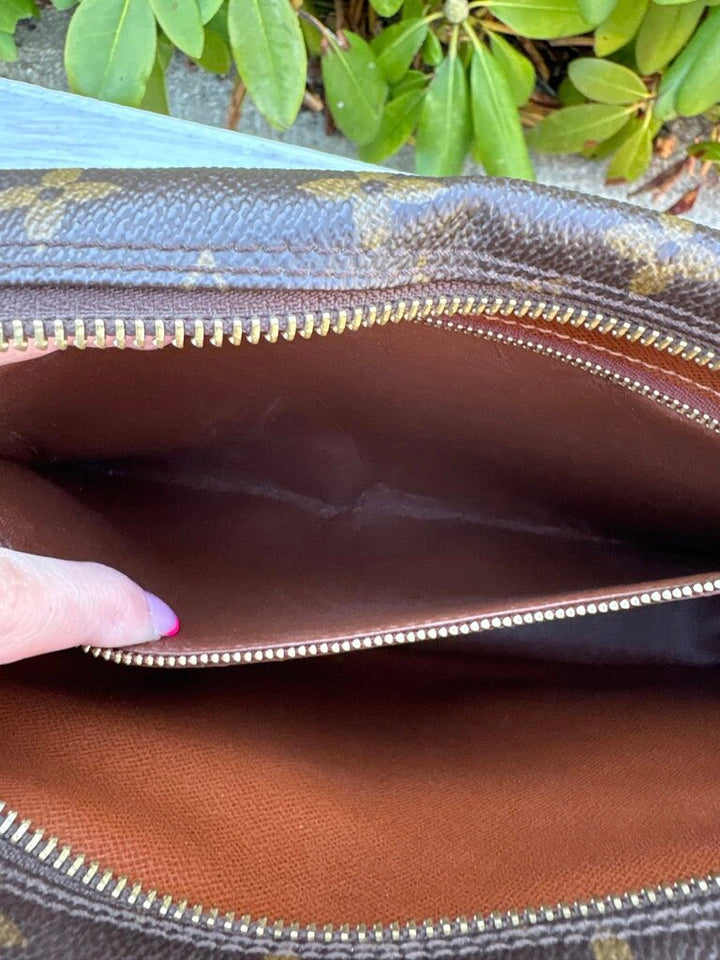 Louis Vuitton Monogram Trocadero 27 Crossbody