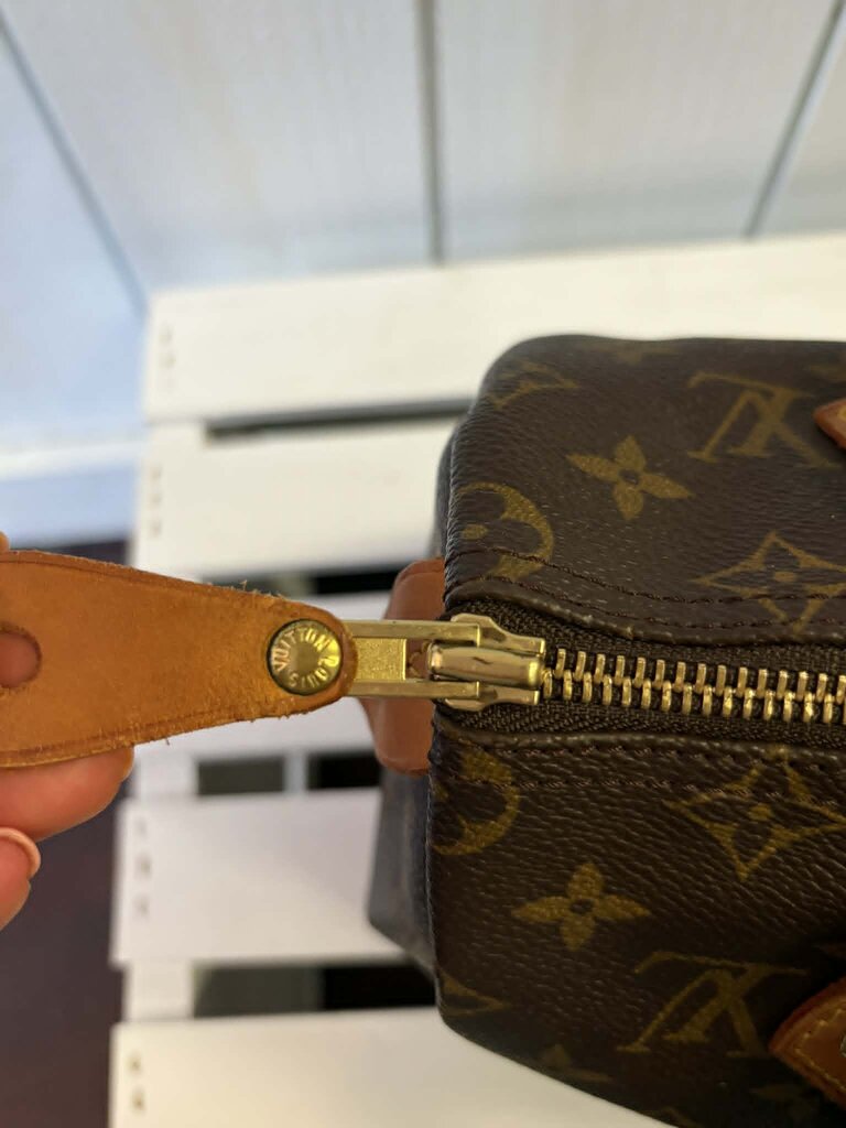 Louis Vuitton Monogram Speedy 25