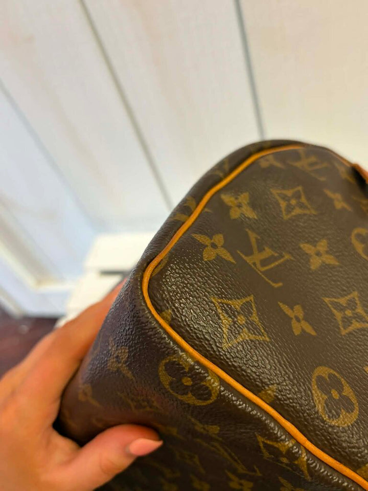 Louis Vuitton Monogram Speedy 25