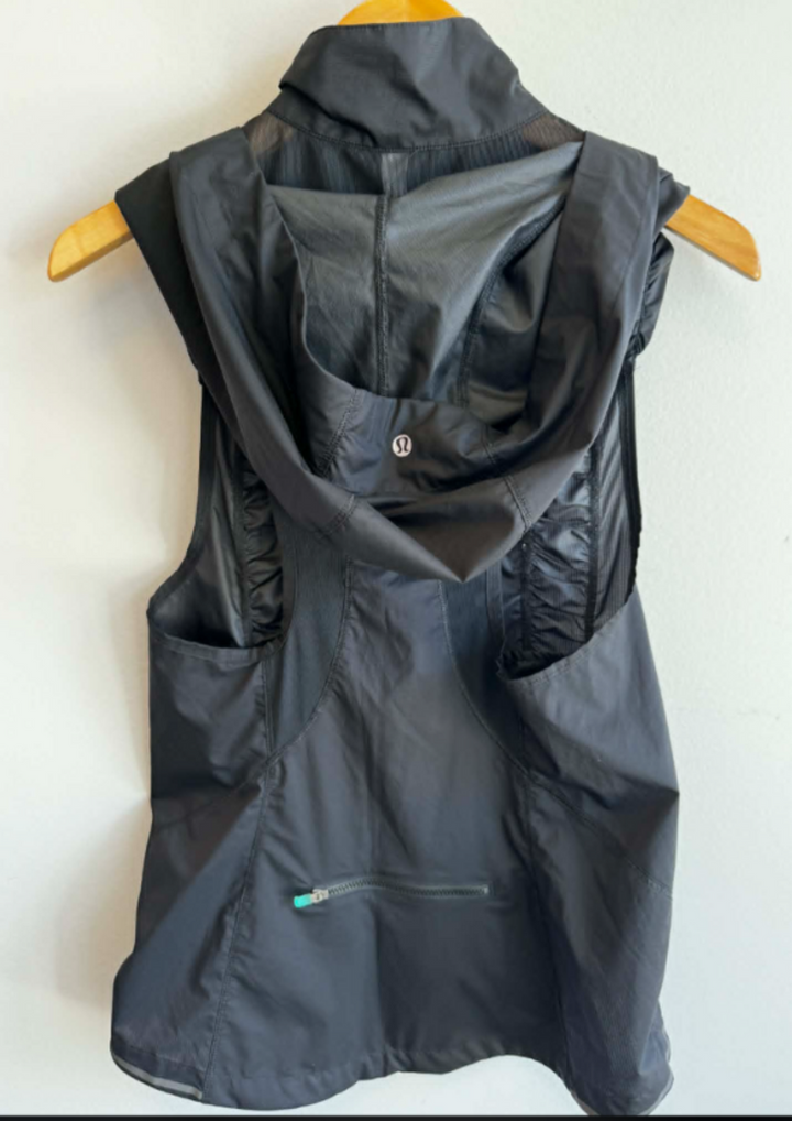 Lululemon Lightweight Hooded Running Vest - Size 4