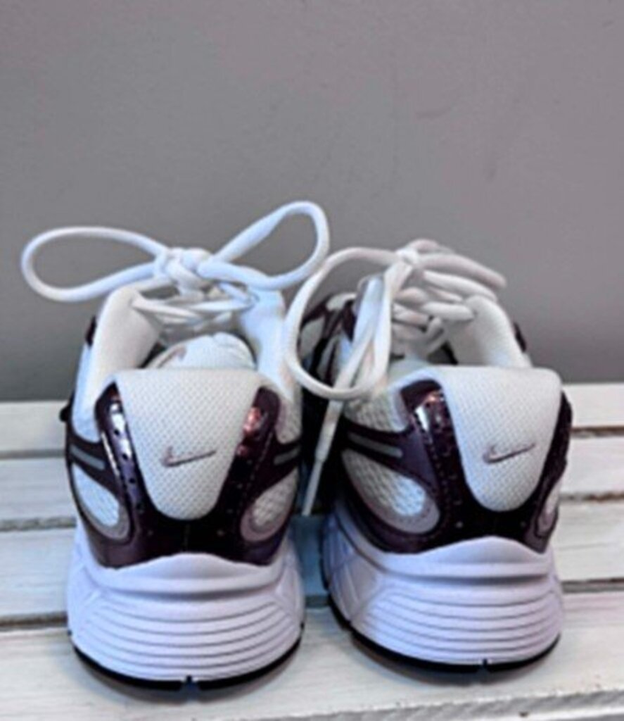 Nike V5 RNR Sneakers In White/Tattoo/Black/Metallic Platinum - Size 6