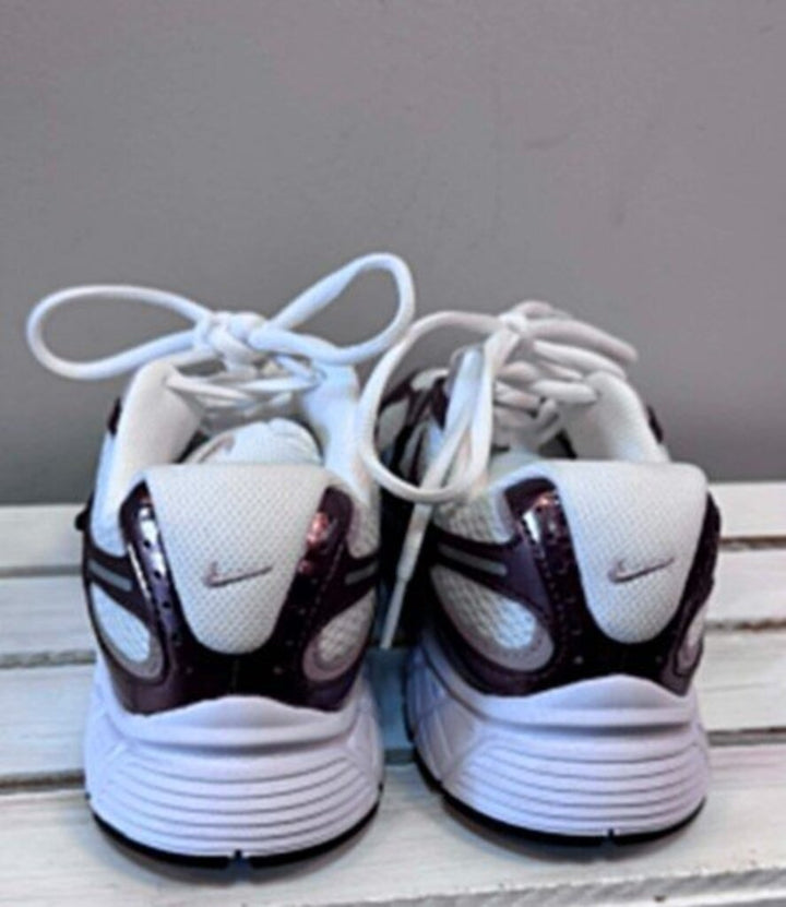 Nike V5 RNR Sneakers In White/Tattoo/Black/Metallic Platinum - Size 6
