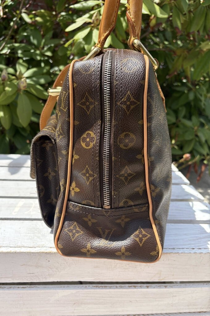 Louis Vuitton Monogram Manhattan GM