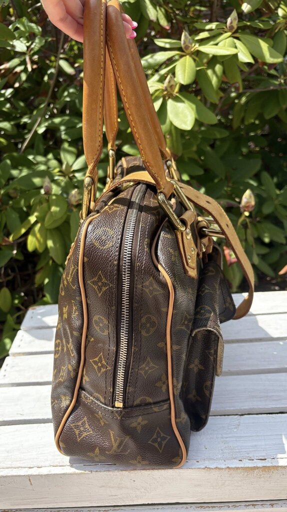 Louis Vuitton Monogram Manhattan GM