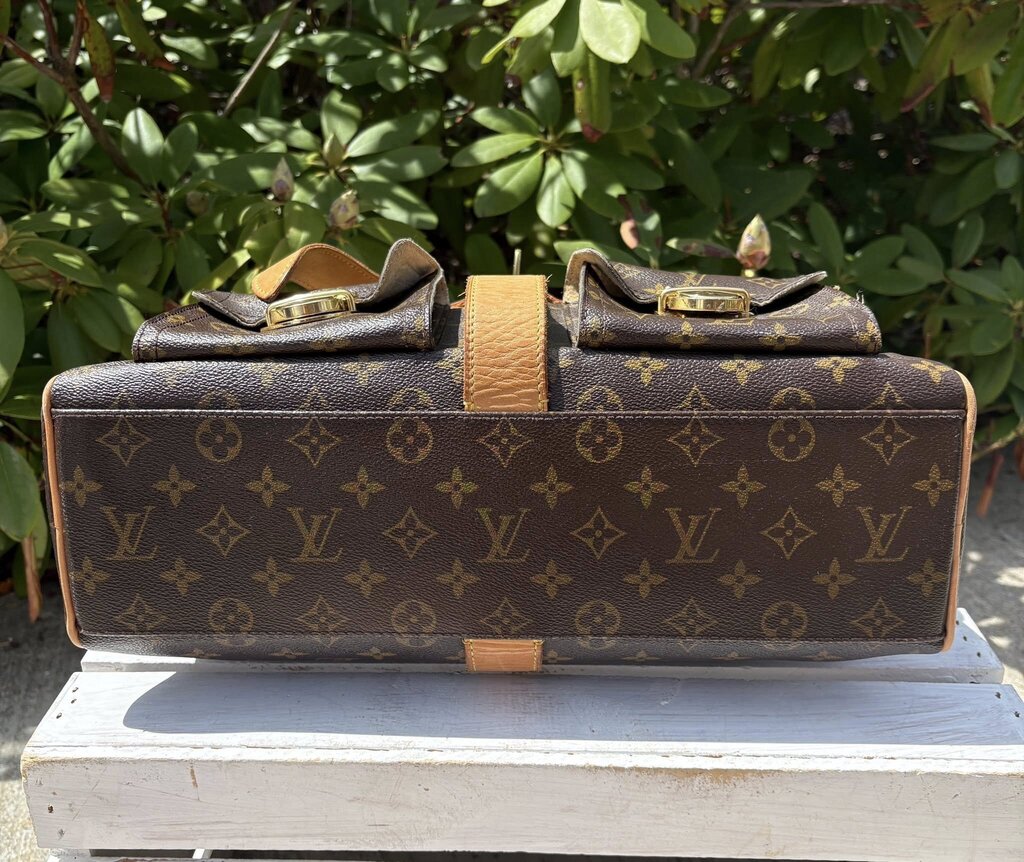 Louis Vuitton Monogram Manhattan GM