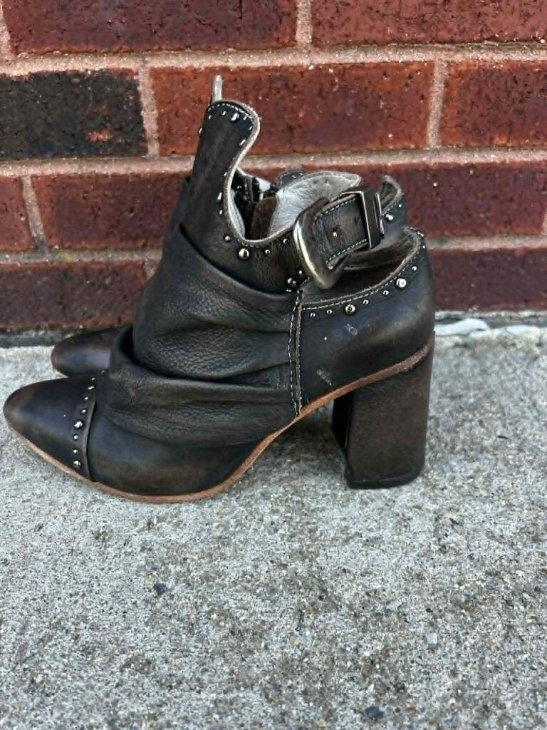 Freebird Jericho Booties- Size 8