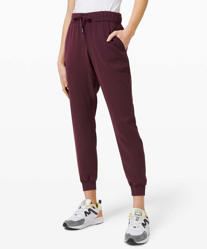 Lululemon On the Fly Jogger *Woven in Cassis - Size 12(Retails $118)