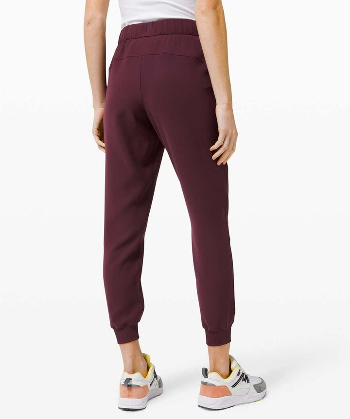Lululemon On the Fly Jogger *Woven in Cassis - Size 12(Retails $118)