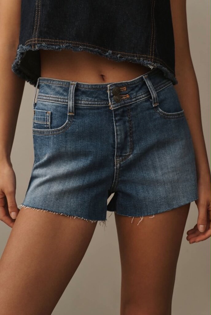 Pilcro NWT Mid-Rise Micro Denim Shorts in Huntington Wash - Size 28(Retails $78)