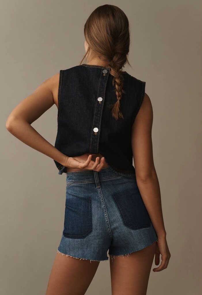 Pilcro NWT Mid-Rise Micro Denim Shorts in Huntington Wash - Size 28(Retails $78)