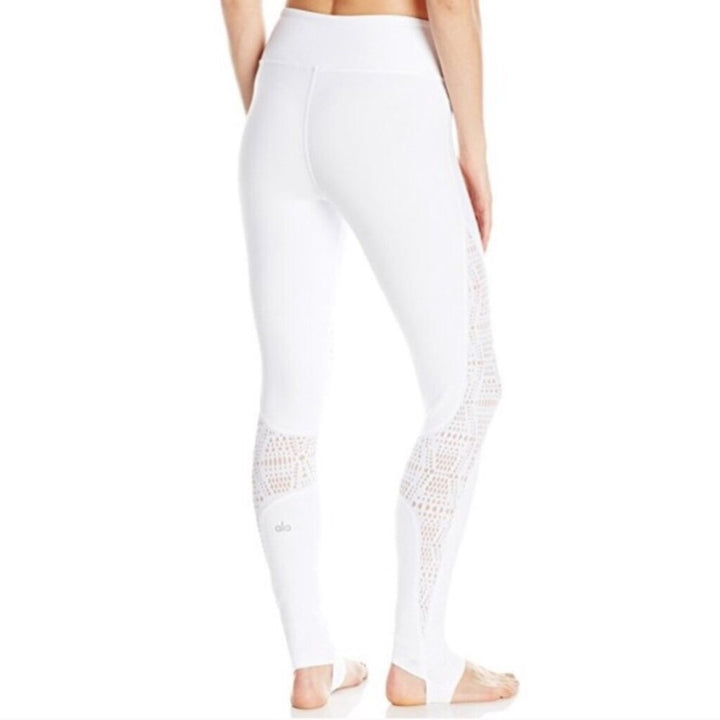 Alo West Coast Leggings In White - Size S