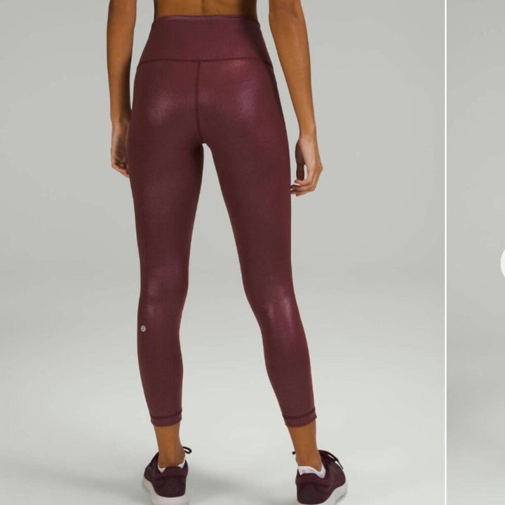 Lululemon Wunder Train High-Rise Tight 25" *Foil Radiate Foil Print in Red Merlot - Size 4