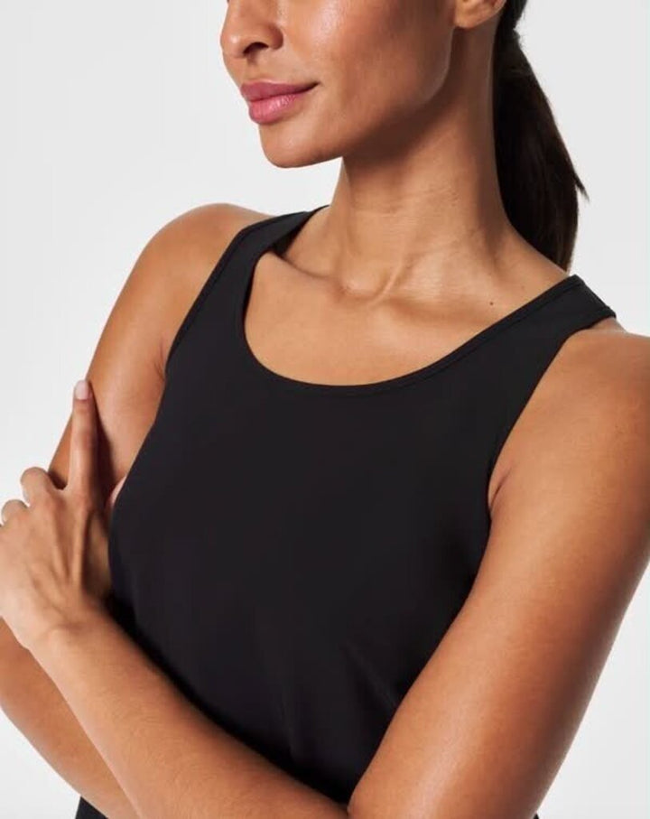Spanx On The Move Curved Hem Tank - Size Small(Retails $78)