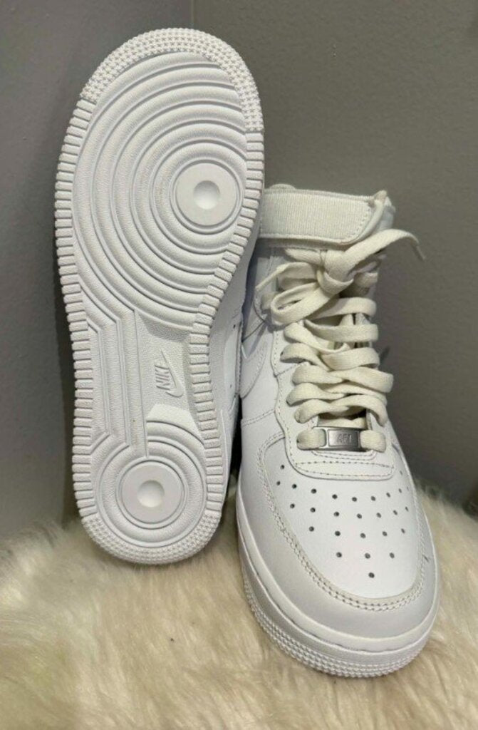 Nike Air Force 1 High LE Triple White - Size 7