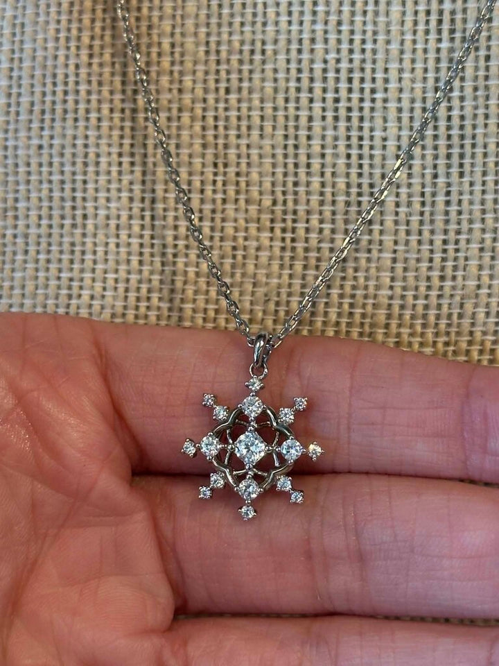 Kendra Scott Snowflake Pendant Necklace