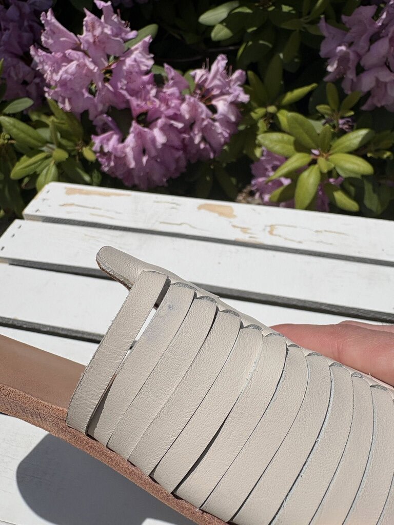 Huma Blanco Woven Leather Mules - Size 39