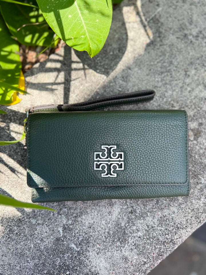 Tory Burch Britten Smartphone Wristlet Wallet In Poblano Green