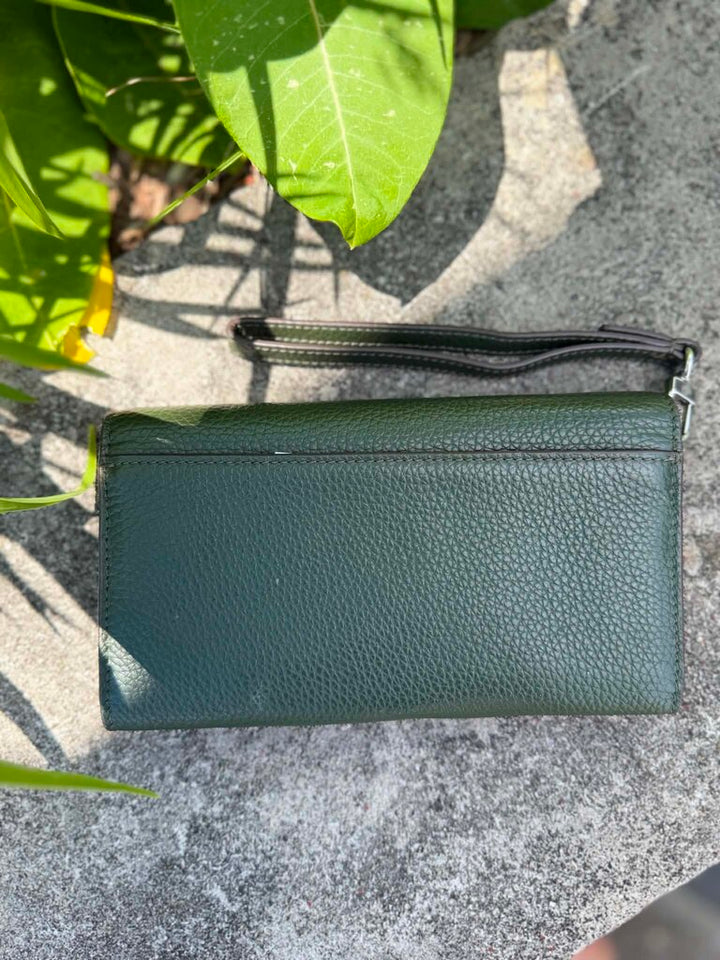 Tory Burch Britten Smartphone Wristlet Wallet In Poblano Green
