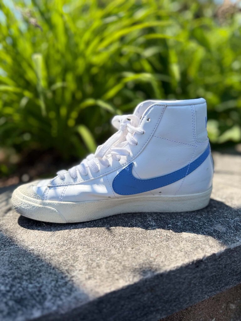 Nike Blazer Mid '77 Sneakers - Size 6.5