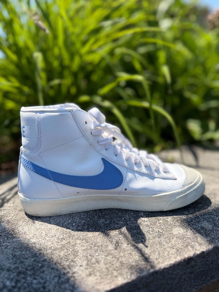 Nike Blazer Mid '77 Sneakers - Size 6.5