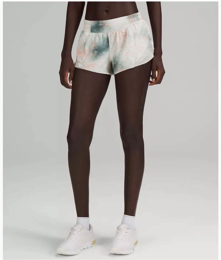 Lululemon Hotty Hot High-Rise Short 2.5" - Size 8