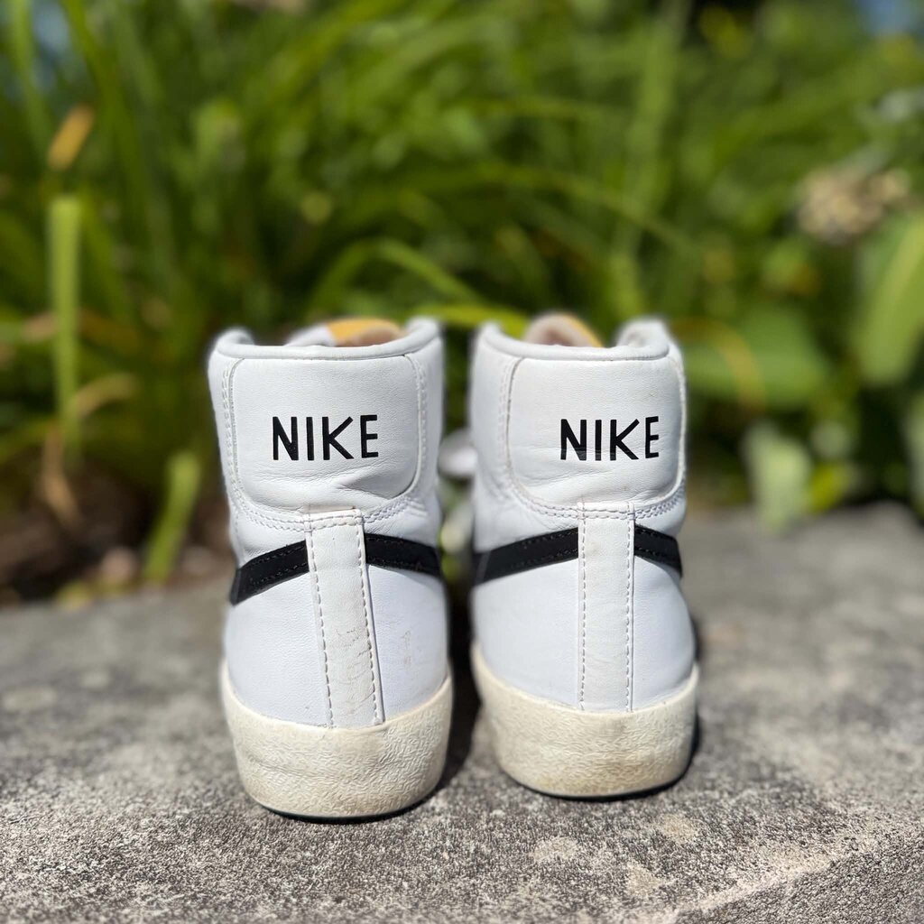 Nike Blazer Mid '77 Vintage Sneakers - Size 7.5