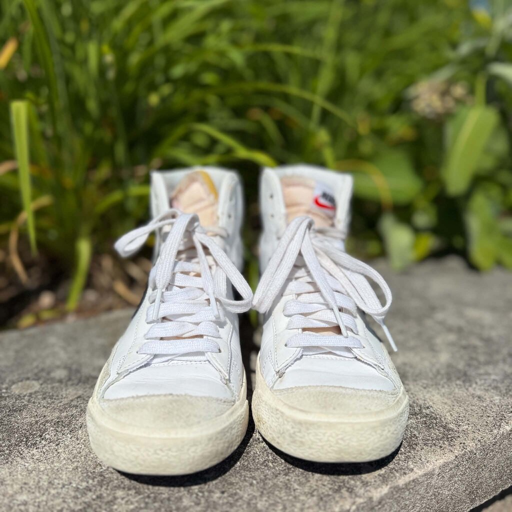 Nike Blazer Mid '77 Vintage Sneakers - Size 7.5
