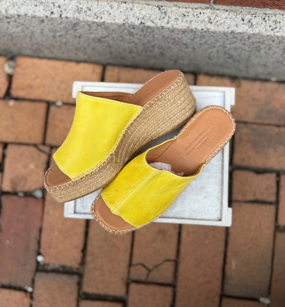 Naguisa Peep Toe Sandals - Size 38