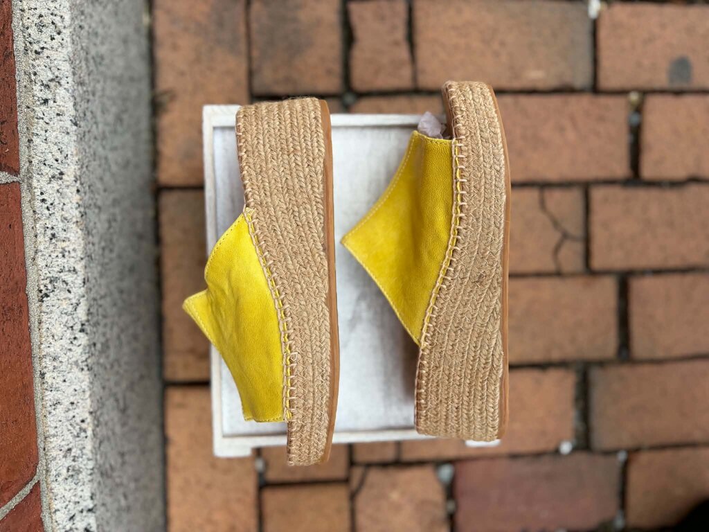 Naguisa Peep Toe Sandals - Size 38