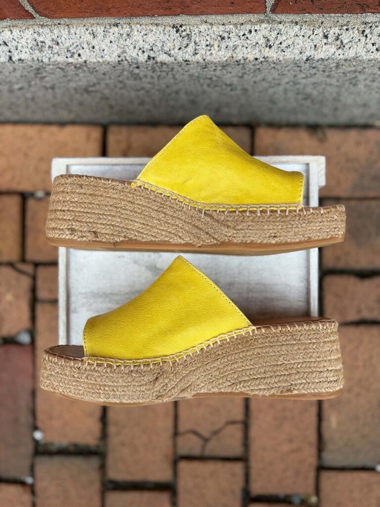 Naguisa Peep Toe Sandals - Size 38