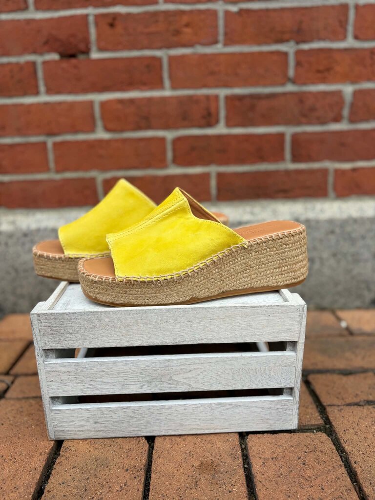 Naguisa Peep Toe Sandals - Size 38