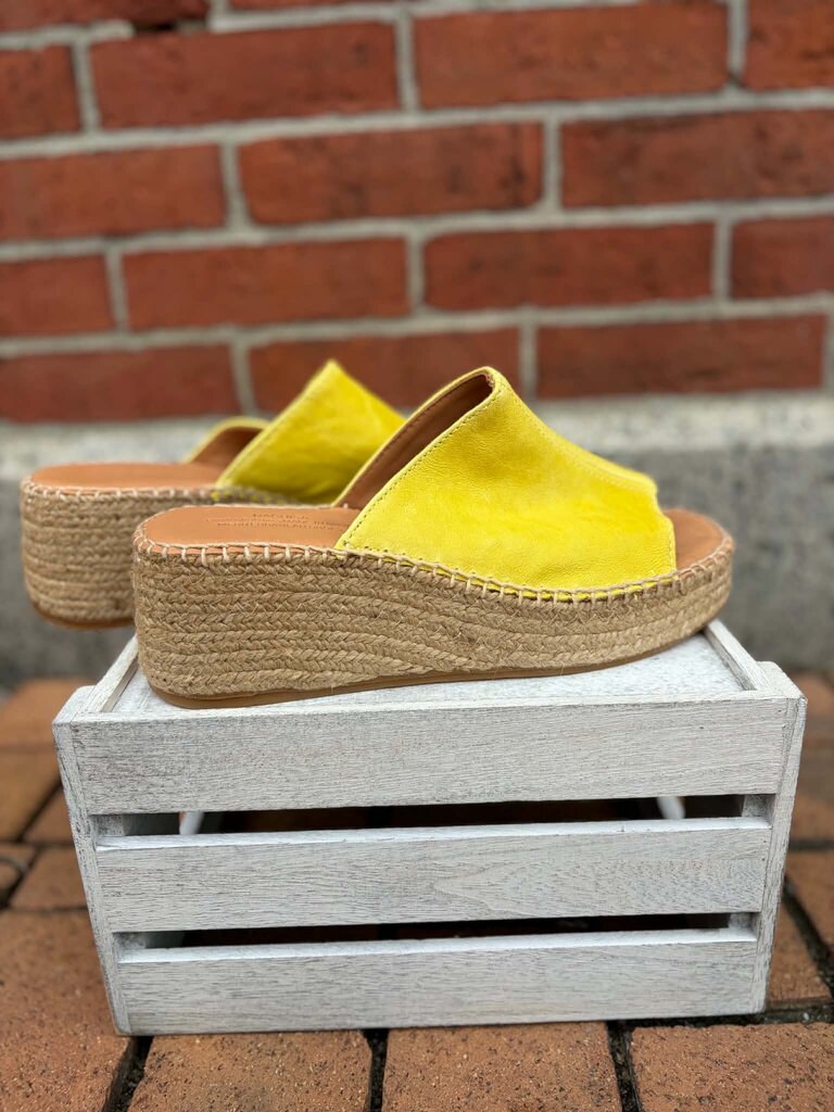 Naguisa Peep Toe Sandals - Size 38