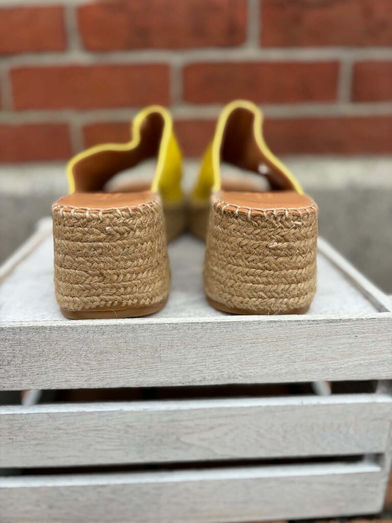 Naguisa Peep Toe Sandals - Size 38