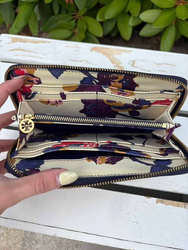 Tory Burch Robinson Printed Continental Wallet