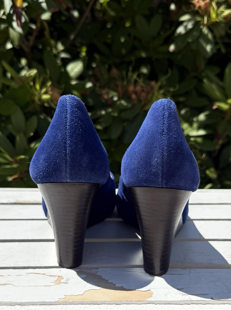 Lilly Pulitzer Resort Chic Wedge Suede Heels - Size 8.5