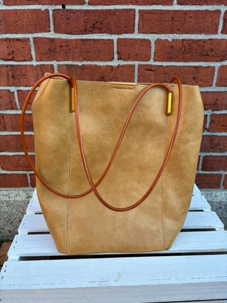 Antik Kraft Leather Tote Bag In Tan