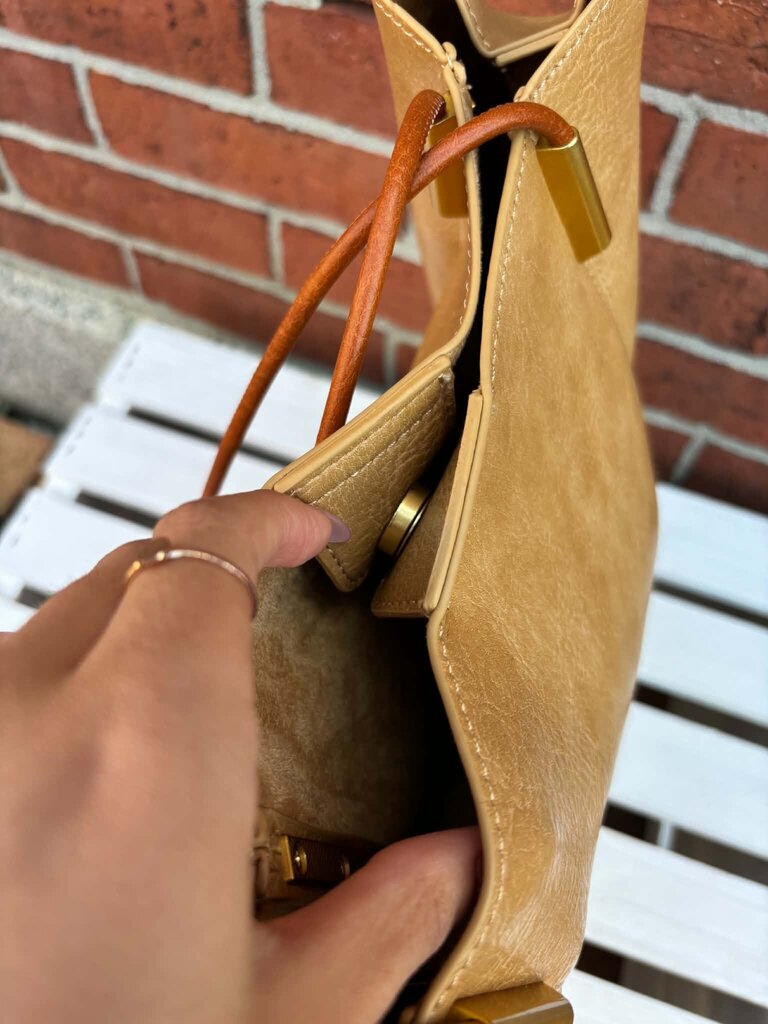 Antik Kraft Leather Tote Bag In Tan