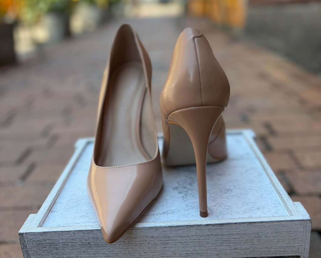 Steve Madden Noir NWT Heels - Size 9.5
