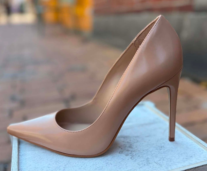 Steve Madden Noir NWT Heels - Size 9.5