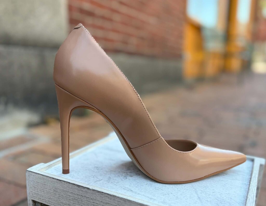 Steve Madden Noir NWT Heels - Size 9.5