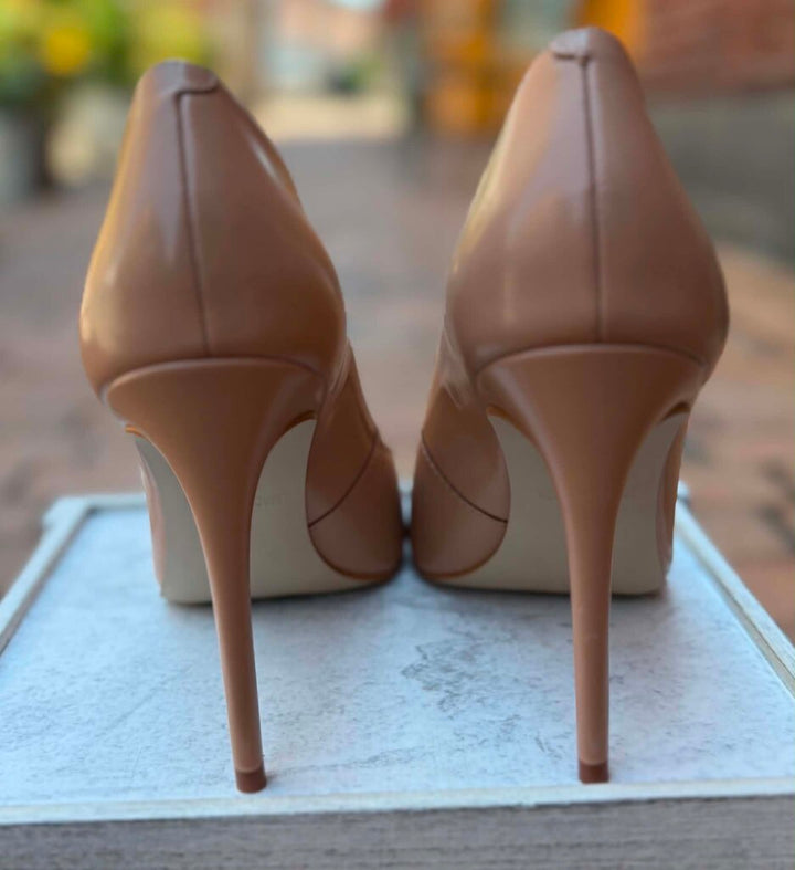 Steve Madden Noir NWT Heels - Size 9.5