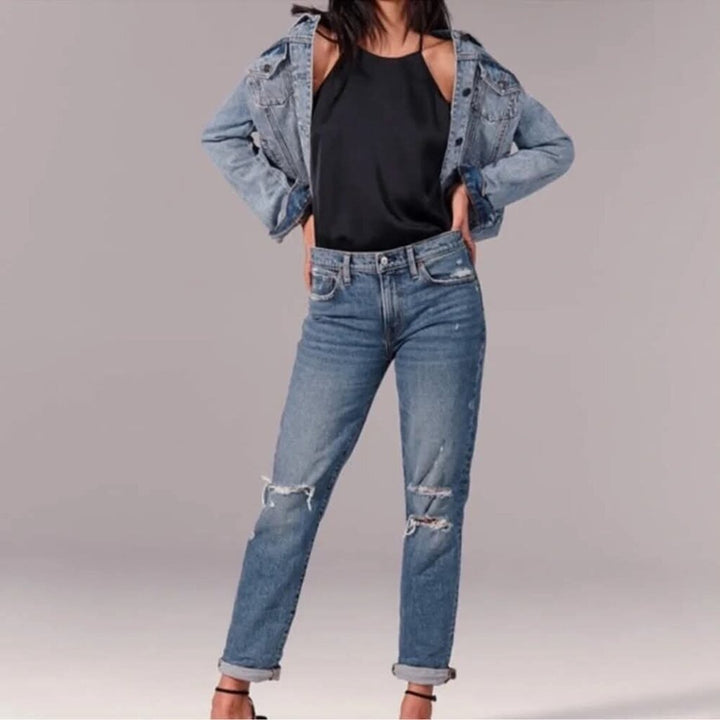 Abercrombie & Fitch The Boyfriend Mid Rise - Size 27