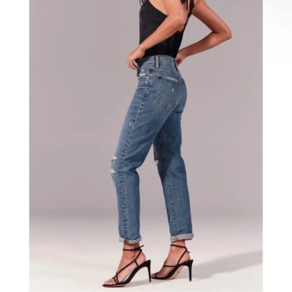 Abercrombie & Fitch The Boyfriend Mid Rise - Size 27