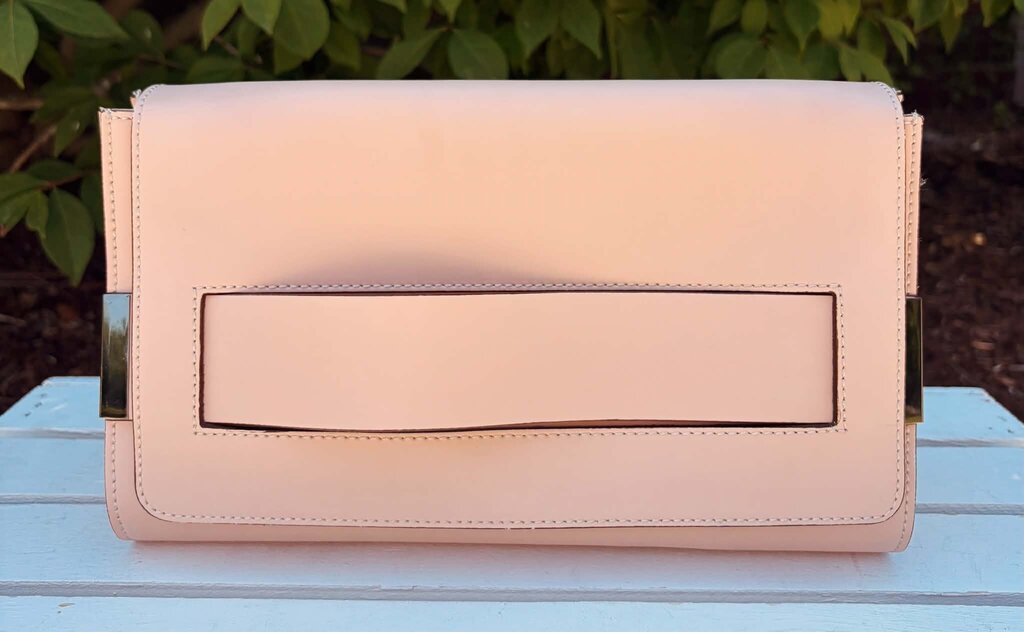 Alberta Di Canio Leather Foldover Clutch – Chic Boutique Consignments