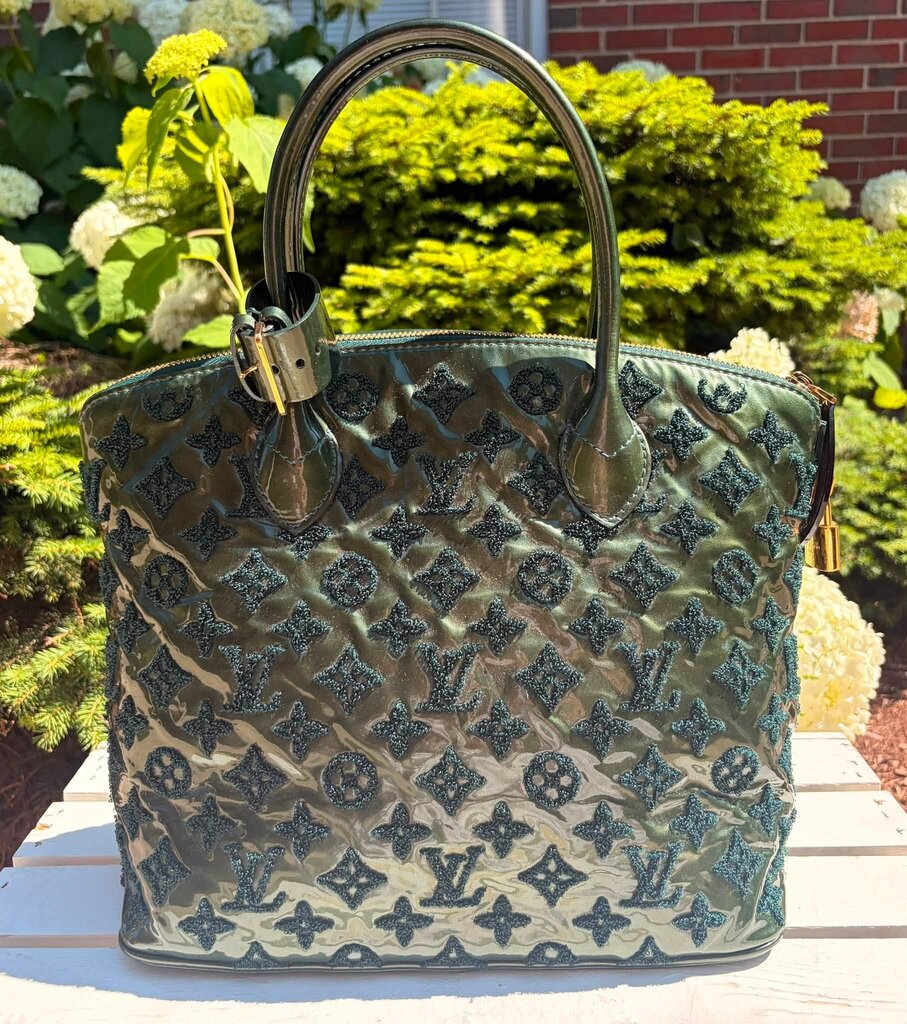 Louis Vuitton Green Monogram Fascination Enamel Lockit Bag