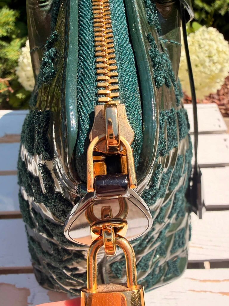 Louis Vuitton Green Monogram Fascination Enamel Lockit Bag