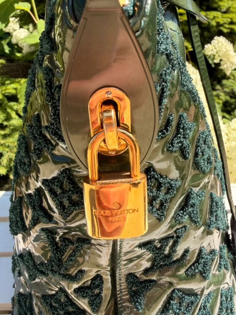 Louis Vuitton Green Monogram Fascination Enamel Lockit Bag