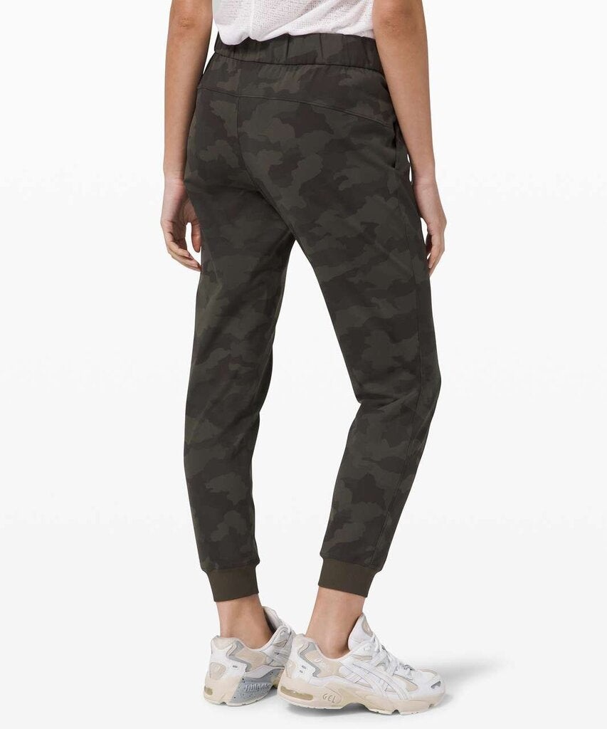 Lululemon On The Fly Camo Joggers - Size 2